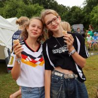 Liebe Grüße nach Hause!